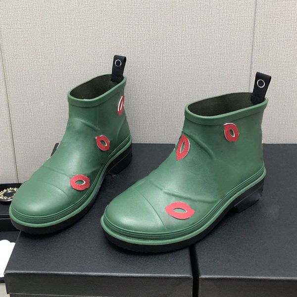 

designer womens printing letter short low heels rainboots slip on ankle boot fashion motorcycle green yellow black 23ss f/w ladies casual sh