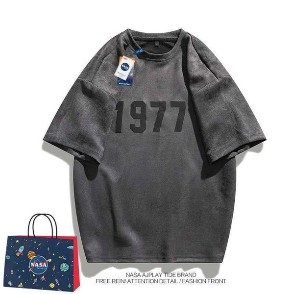 

galleries deerskin velvet short sleeved t-shirt for men's summer trendy american half sleeved t-shirt with loose quarter sleeves, White;black