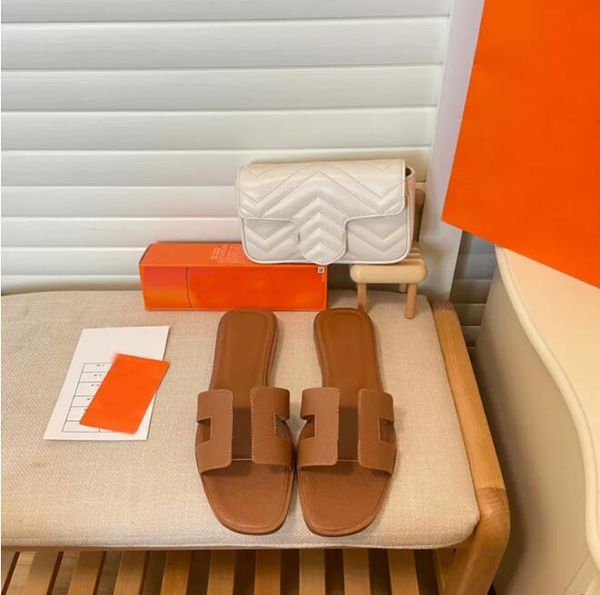 

2024 designer sandals ladies slippers summer flat leather shoes fashion beach women luxury slippers letter drag size 35-42, Black