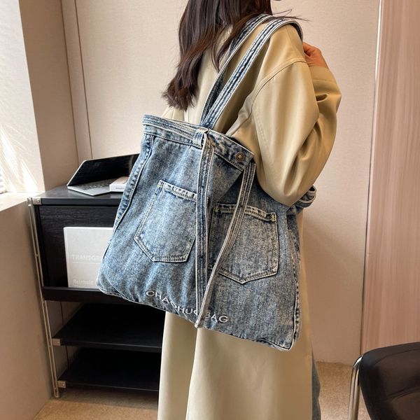 

Outlet factory ladies shoulder bags 3 colors street trend denim tote bag large-capacity wear-resistant canvas handbag simple letter embroidered backpack 12886#, Blue