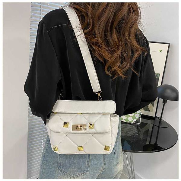 

new woman bag ladieswomen's bags v bag designer bag for live velatninio ins fashion casual handheld one shoulder godscrowd women beauty