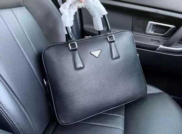 

2023 luxury designer briefcase business crossbody handbag fashion men shoulder bag leather lappackage computer bags