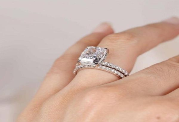 

stylish radiant cut 40ct sterling silver ring set in white gold40902787203468
