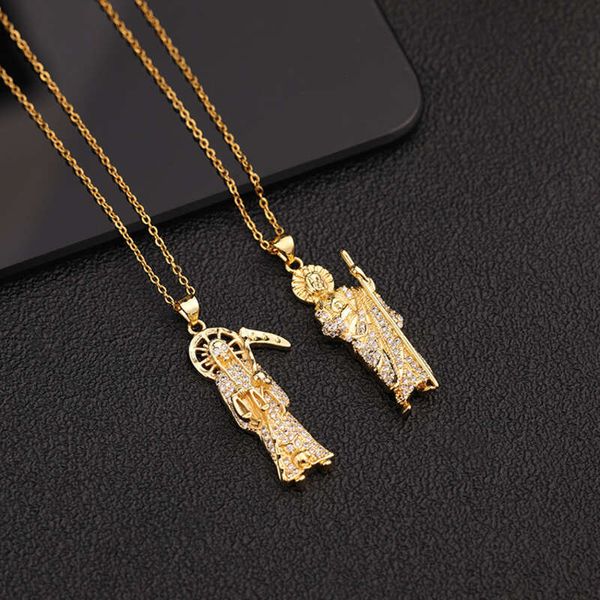 

designer's fashionable and personalized hip-hop collarbone chain, zircon pendant, women's jewelry, titanium steel chain, statue of, Silver
