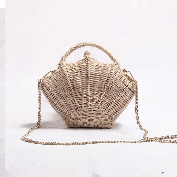 

totes shell shaped chain type small messenger bag woven on the shoulder with a rattan portable beach vacation straw bagstylishdesignerbags