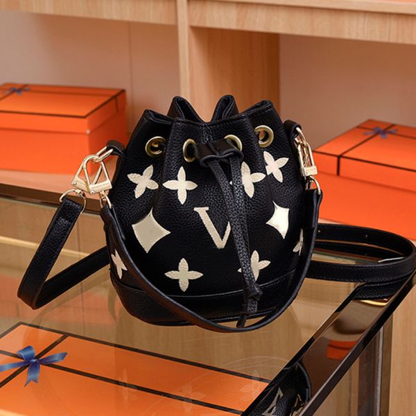 

designer bag womens mini bucket bags luxury shoulder bags embossing handbag purse viutonits crossbody bag handbags tote bag hot