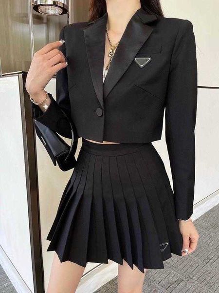 

prad designer women's two piece dress 2023 spring and autumn two-piece pleated short skirt women youth college jk little black ladies s, White