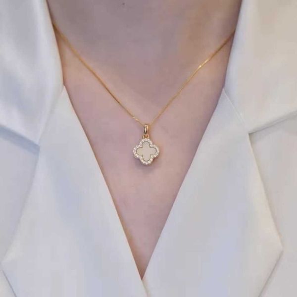 

clover necklace designer four-leaf clover pendant necklace day korean color double-sided black and white diamond inlaid collarbone fashion g, Silver