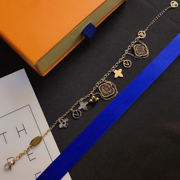 

designer bracelet chain luxury bracelet gold plated fashion trendy pulsera lock flower letter pendant diamond cjeweler love charms bracelets, Golden;silver