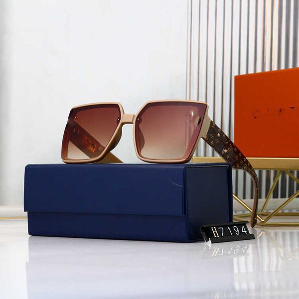 

sunglasses live broadcast uv resistant a plain face and advanced sense of sunscreen women with clover sunglasses for summer, White;black