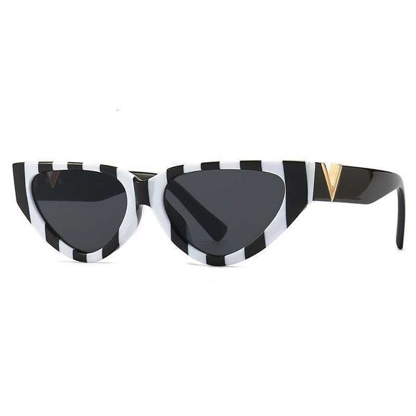 

923 new fashion show small frame cat eye sunglasses women's tidal, White;black