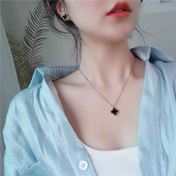 

clover necklace designer four-leaf clover pendant necklace ladies titanium steel korean version of the net red personality simple temperamen, Silver