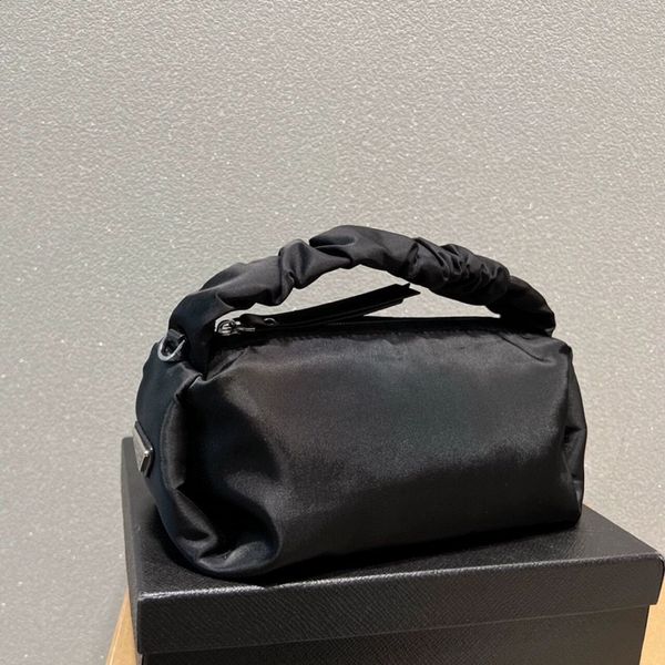 

2023 new women's handbag cloud chain bag underarm bag