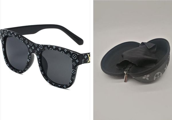 

wholesale designer sunglasses original eyeglasses outdoor shades pc frame fashion classic lady mirrors for women and men glassesv8896, White;black