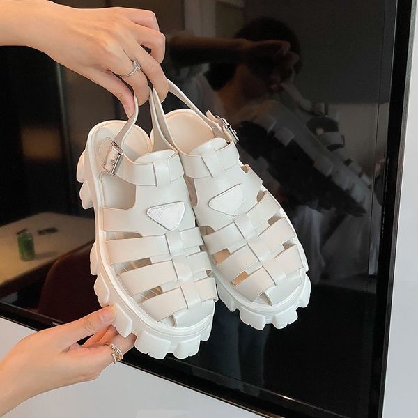 

2023 luxury designer sandals thick soled baotou hollowed out breathable leisure leather waterproof platform chunky heel sandals siz 35-41, Black