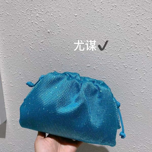 

shiny and inflexible, with diamond inlay, pleated cloud clip bag, mini dinner, premium rhinestone dumplings, sequin handbag 230401