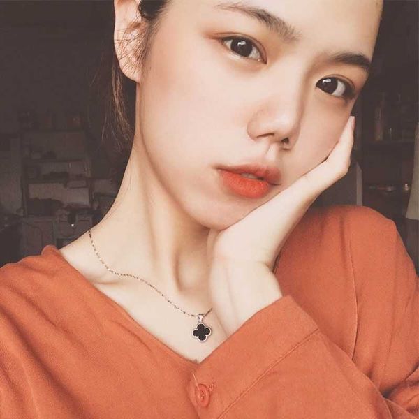 

van clover necklace designer four leaf chain silver four leaf grass women's fashion cool spicy girl light luxury small group gift