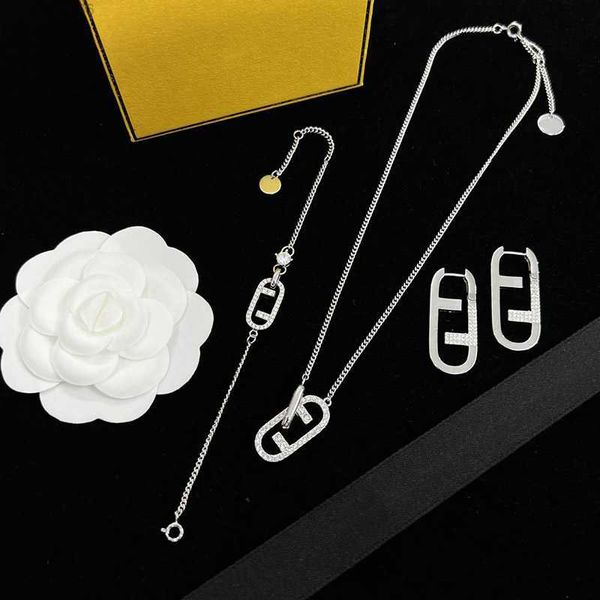

women jewelry designer hoops earring silver pendants necklaces letter luxurys designers party accessories woman love bracelets ear studs, Golden