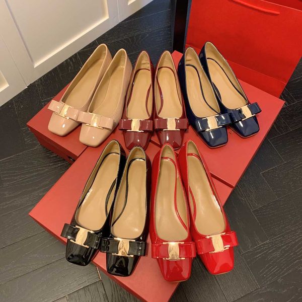 

2023 designer's new dress shoes slippers women's varina high heels round sandals summer shoes fashion leather flat shoes with fron, Black
