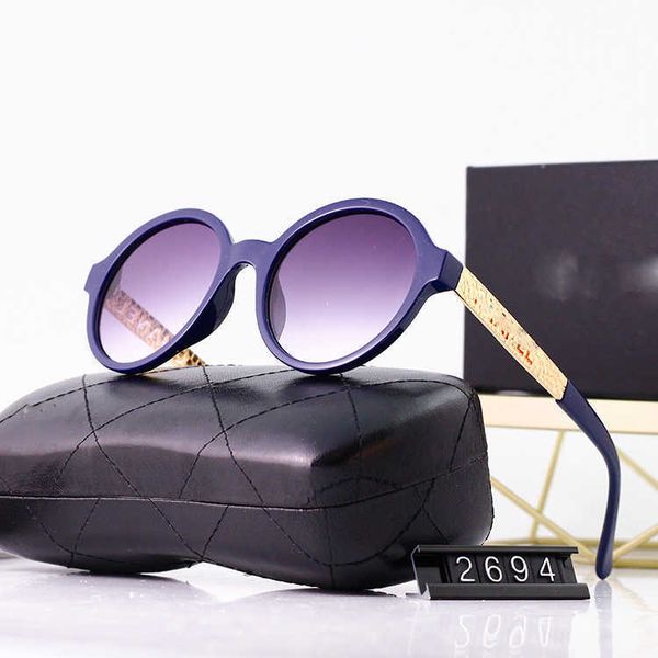 

small round frame 2022 new fashion xiaoxiangfeng sunglasses women, White;black