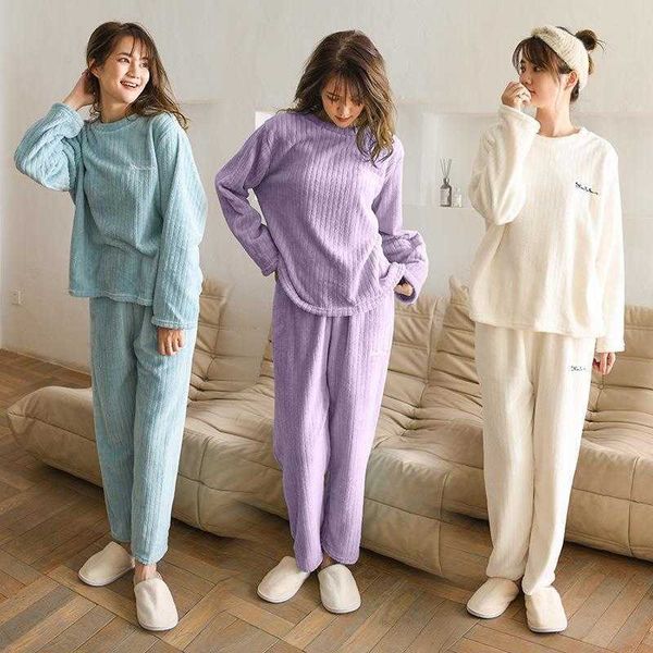 

cozy velvet women's pajamas: loose fit, soft flannel, perfect for autumn & winter