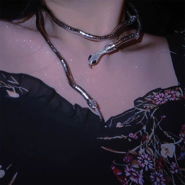 

cool chains artificial chains for ladies niche personality winding serpentine necklace ins cool style niche design sense girl dark collar fe, Silver