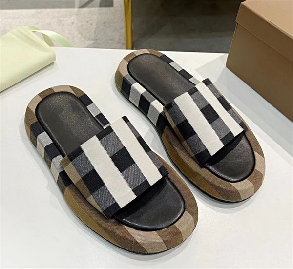 

2023 vintage slippers women fashion letter bur slides luxury summer ladies flip flat rubber gear bottoms sandal beach designer shoes 35-45 c, Black