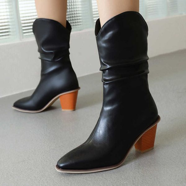 

2023 classic western boots woman pleated pointed toe wedges heel ankle boots simple comfortable cowboy boots female retro shoes 230403, Black