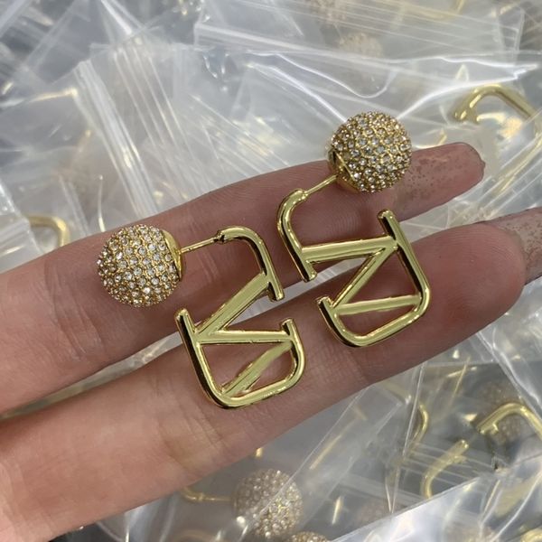 

2023 new classic earrings designer for women valentinoity stud luxury shape crystal gold double v letter jewelry kh6f, Golden;silver