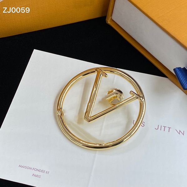 

Simple Letter Pins Brooch Luxury Designer Jewelry For Women Gold Broochs Mens Classic Brand Breastpin Scarf Suit Party Dress Ornament 1001