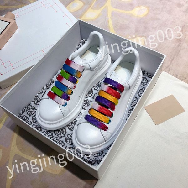 

new luxury casual shoes vintage luxury leather thick sole matching color comfortable sneakers for men and women hl210210, Black