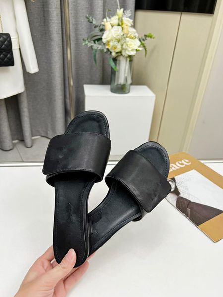 

2023 women slippers outdoor banquet slide shoes summer leather sandals multicolor flat heel mule letter size 0218, Black