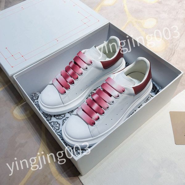 

luxury casual shoes vintage luxury leather thick sole matching color comfortable sneakers for men and women hl210210, Black