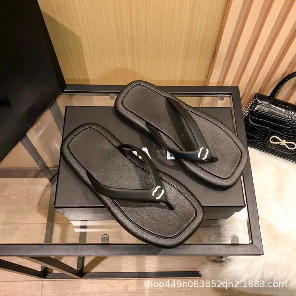 

designer slides channe slipper small fragrant square toe clip toe sandal 2023 early spring flat bottom breathable waterproof simple casual b, Black