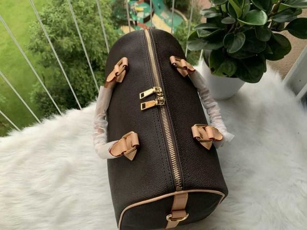 

2023 women messenger travel bag classic style fashion bags shoulder lady totes handbags speed 30cm with key lock 0023