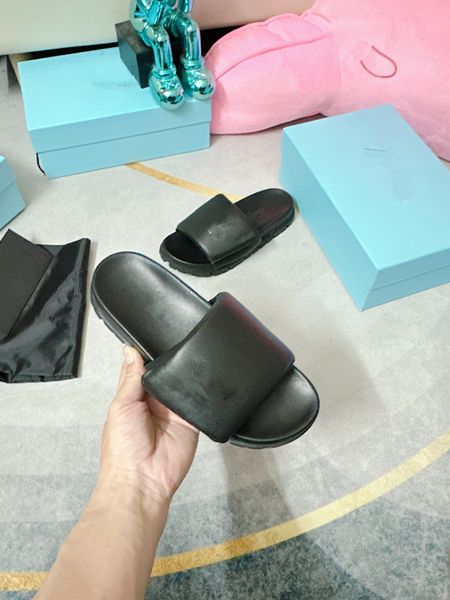 

designer women's slippers ladies cartoon big head slide oran classic open toe casual slide genuine soft leather metal drill buckle sand, Black