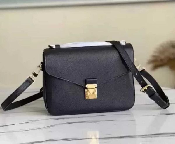 

designer tote women luxury designer classical envelope crossbody bag flap handbags shoulder bags with lock multi handbags shopping banqu