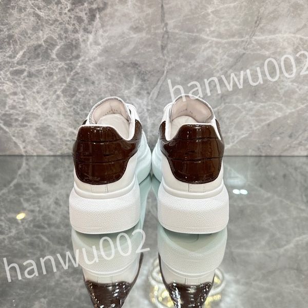 

2023 new breathable sports shoes designer women leather sneakers leather loafers platform sneakers casual printing shoe lace-up height incre, Black