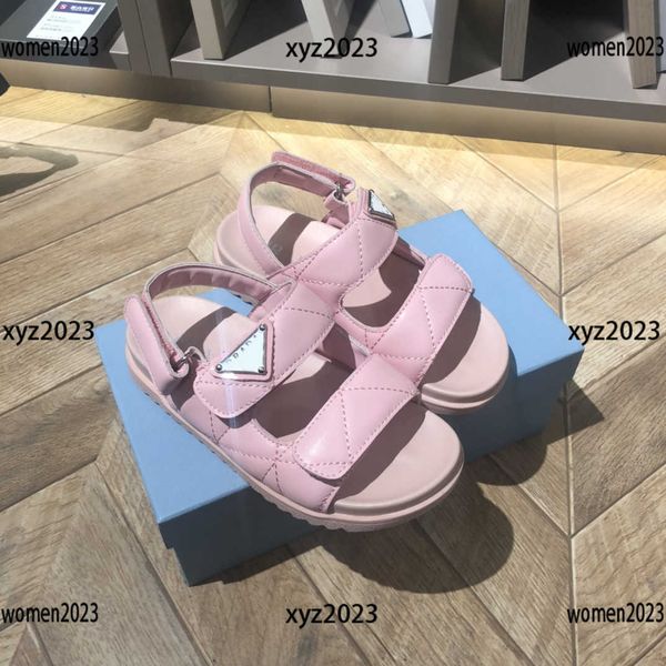 

2023 summer kids shoes designer baby sandals girl embroidery split line design slippers box packaging, Black;red
