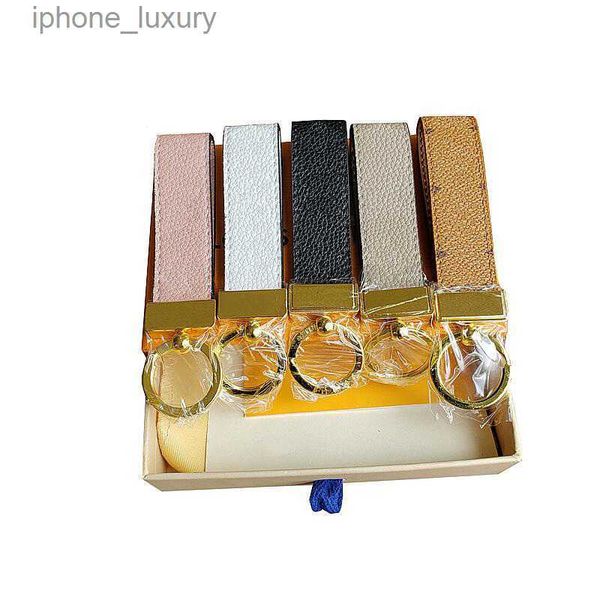 

new fashion designer design titanium steel keychains men and women car keychain home accessories holiday gifts, Slivery;golden