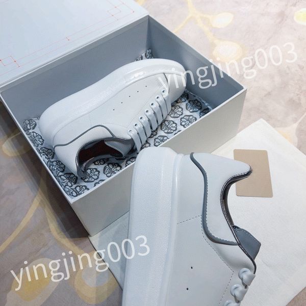 

2023 new designer woman shoe men fashion leather lace up white black outdoor sports luxury running shoes classic comfortable hl210210