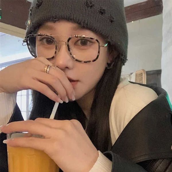 

fashion tb the same type of myopia glasses women can be matched with tortoiseshell double-beam plain eye frame ins flat lens for men, White;black