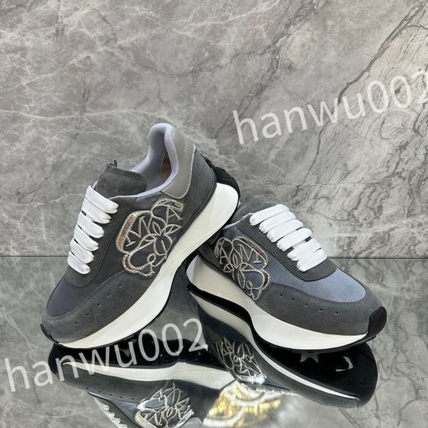 

2023 designer calfskin casual shoes reflective sneakers vintage leather fashion shoes leisure shoe platform lace-up women mens sneaker, Black