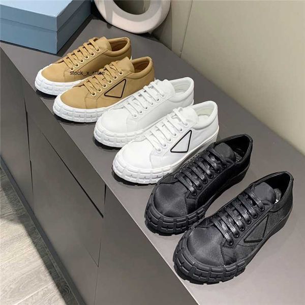 

2022 nylon gabardine designers women shoes low-cotton canvas sneakers with correct box rubber printed triangle causal shoe size35-40, Black