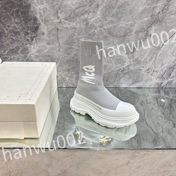 

new designer men casual shoes boots womens graffiti sneakers luxurys designers trainers flats platform white black leather