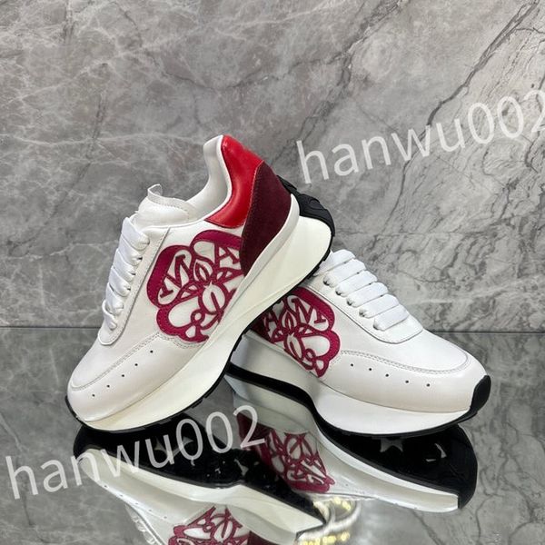 

2023 luxury designer calfskin casual shoes reflective sneakers vintage leather fashion shoes leisure shoe platform lace-up women mens sneake, Black