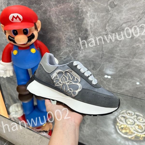 

2023 new designer calfskin casual shoes reflective sneakers vintage leather fashion shoes leisure shoe platform lace-up women mens sneaker, Black
