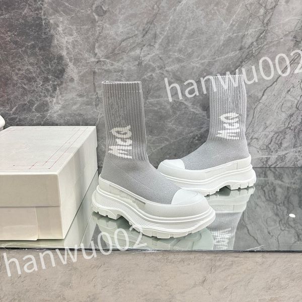

2023 designer men casual shoes boots womens graffiti sneakers luxurys designers trainers flats platform white black leather