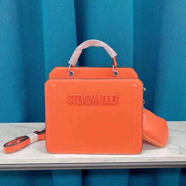 

bags 2023 new bag female madden diagonal straddle large capacity mouthpiece sub portable women's
