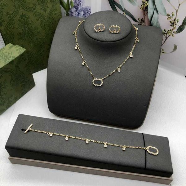 

fashion necklace designer jewelry luxury initials pendant golden chain diamond earring for women pearl bracelet letter 2211103d, Silver